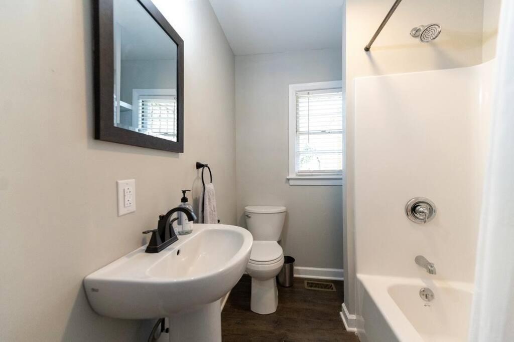 Вілла Edenton 3 Br/ 2 Bath King, Fire Pit Екстер'єр фото